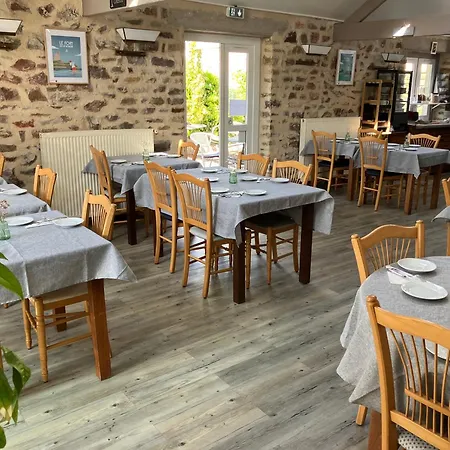Logis La Demeure Du Perron فندق 3*