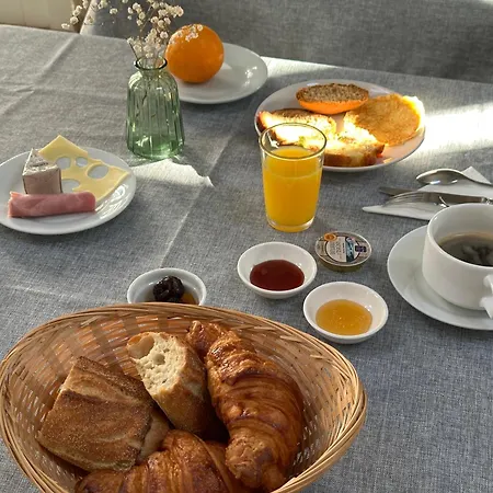 فندق Logis La Demeure Du Perron 3*