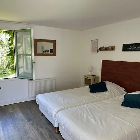 Logis La Demeure Du Perron 3* Quettehou
