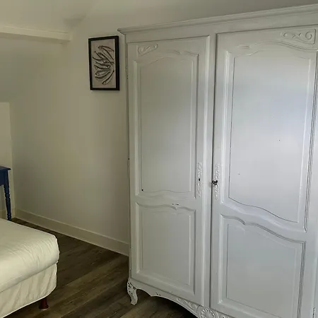 Logis La Demeure Du Perron Quettehou