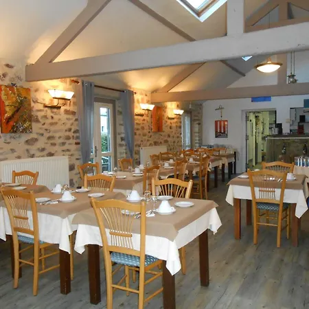 Logis La Demeure Du Perron فندق