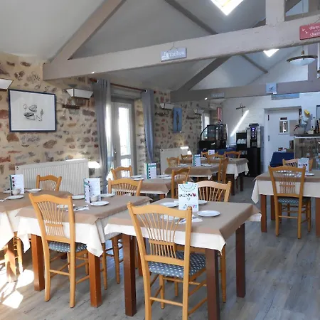 فندق Logis La Demeure Du Perron 3*