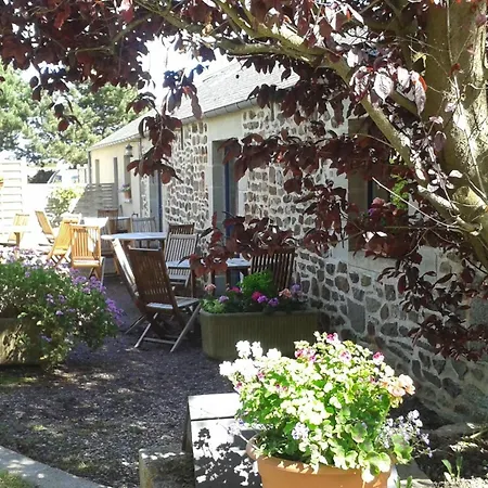 Logis La Demeure Du Perron 3* Quettehou