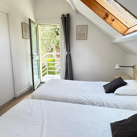 Logis La Demeure Du Perron Hotel Quettehou