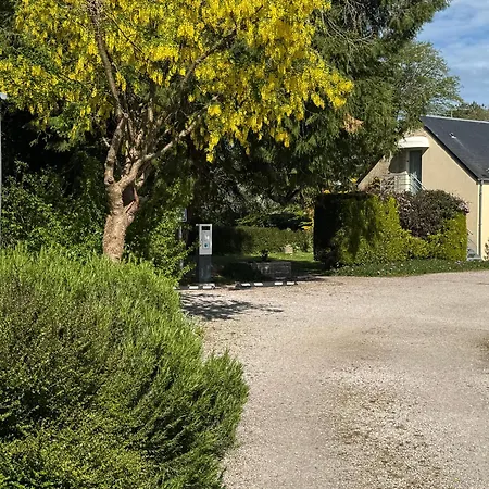 Logis La Demeure Du Perron Quettehou