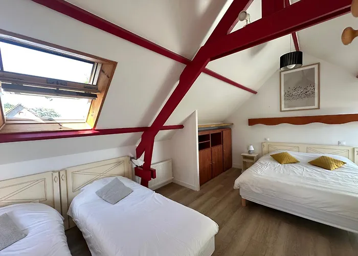 Otel Logis La Demeure Du Perron Quettehou