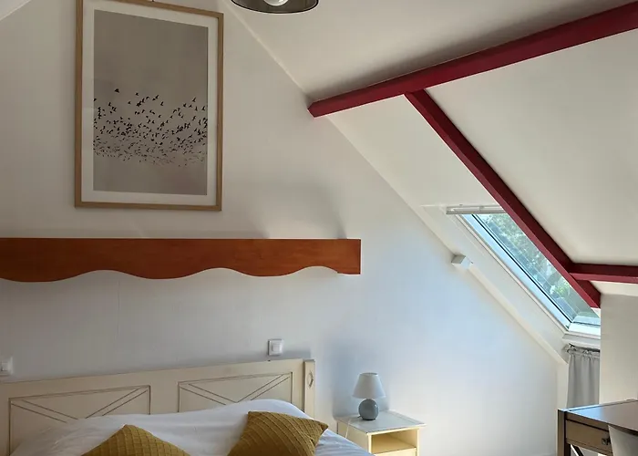 Logis La Demeure Du Perron 3* Quettehou