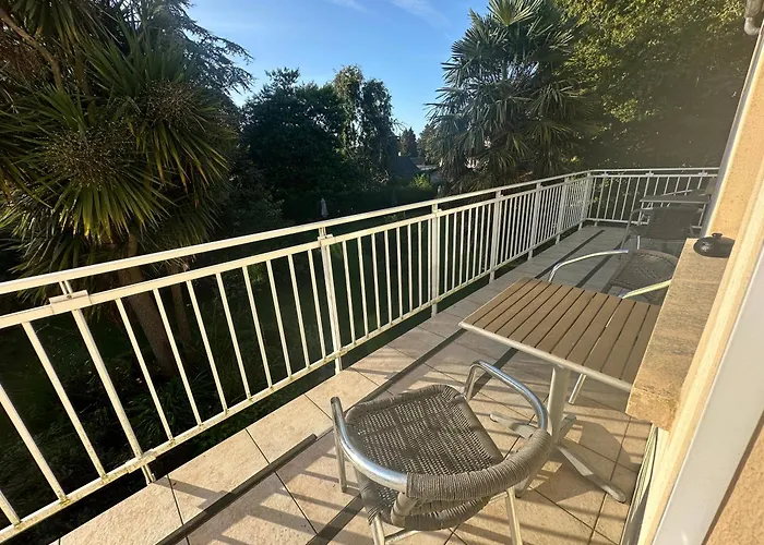 Logis La Demeure Du Perron Otel 3*