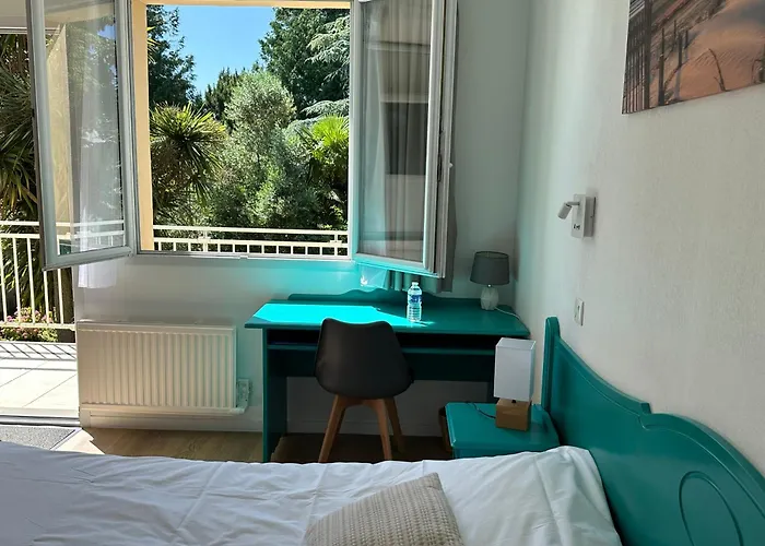 Logis La Demeure Du Perron 3* Quettehou