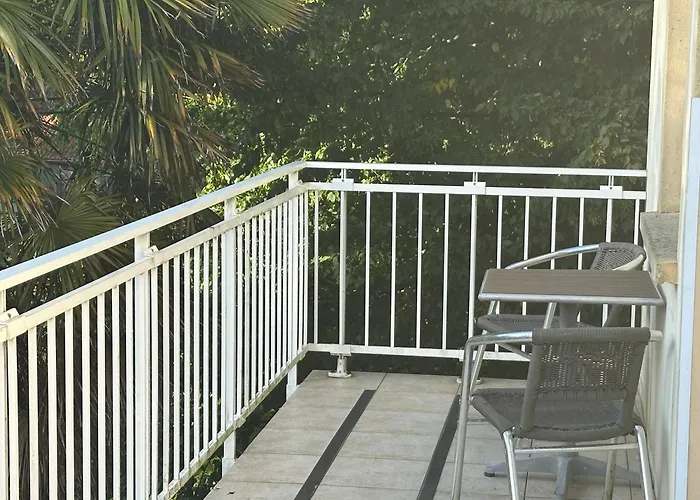 Otel Logis La Demeure Du Perron