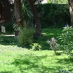 Logis La Demeure Du Perron 3*