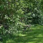 Logis La Demeure Du Perron Quettehou