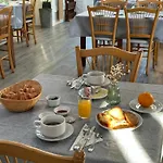 Hotel Logis La Demeure Du Perron