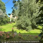 Logis La Demeure Du Perron Quettehou
