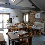 Logis La Demeure Du Perron Hotel Quettehou