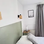Logis La Demeure Du Perron Hotel