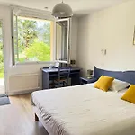 Logis La Demeure Du Perron Quettehou