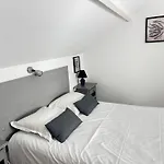 Logis La Demeure Du Perron 3*