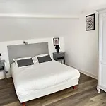 Logis La Demeure Du Perron 3* Quettehou