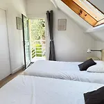Logis La Demeure Du Perron Hotel Quettehou