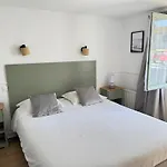 Logis La Demeure Du Perron Hotel