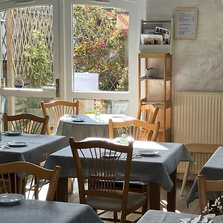 Logis La Demeure Du Perron 3* Quettehou