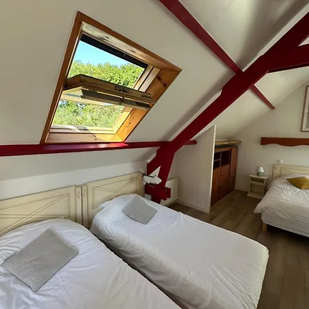 Logis La Demeure Du Perron فندق