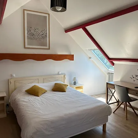 فندق Logis La Demeure Du Perron Quettehou