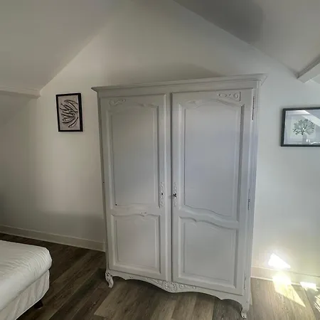 Hotel Logis La Demeure Du Perron Quettehou