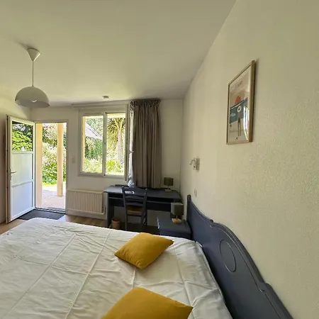 Logis La Demeure Du Perron Hotel Quettehou