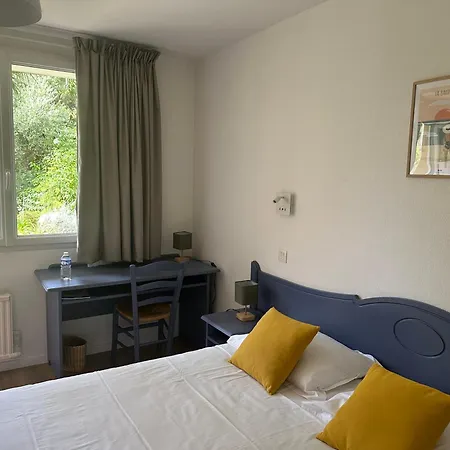 Hotel Logis La Demeure Du Perron 3*