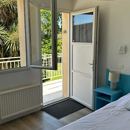 Logis La Demeure Du Perron Otel