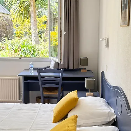 Logis La Demeure Du Perron 3* Quettehou