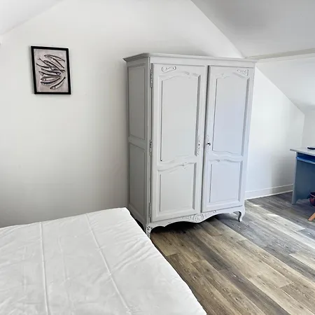 Logis La Demeure Du Perron Hotel Quettehou