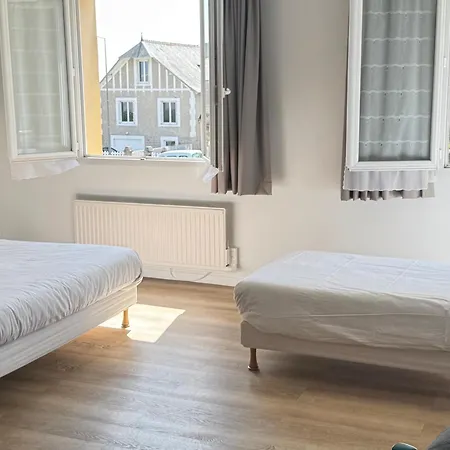 Hotel Logis La Demeure Du Perron 3*