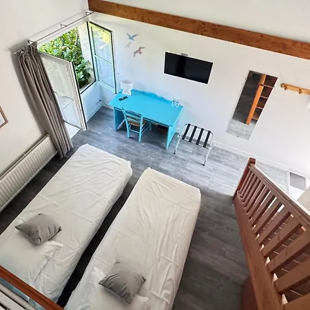 Logis La Demeure Du Perron Hotel 3*