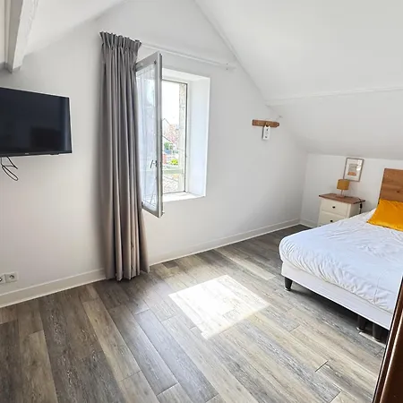 Logis La Demeure Du Perron Quettehou