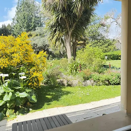 Hotel Logis La Demeure Du Perron Quettehou