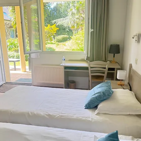 Logis La Demeure Du Perron 3* Quettehou