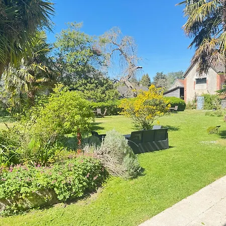 Logis La Demeure Du Perron Quettehou