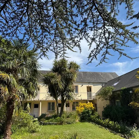 Logis La Demeure Du Perron Hotel 3*