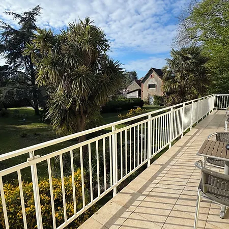 Logis La Demeure Du Perron Hotel 3*