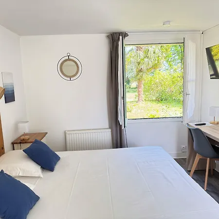 Logis La Demeure Du Perron 3* Quettehou