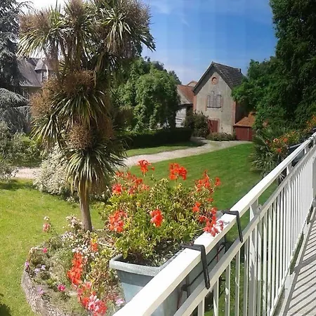 Hotel Logis La Demeure Du Perron
