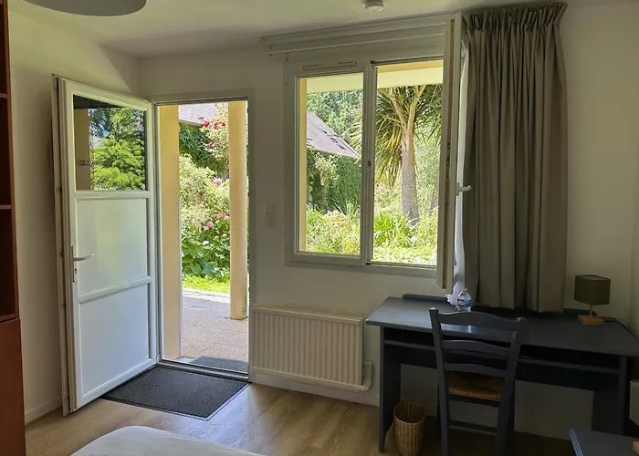 Logis La Demeure Du Perron 3*