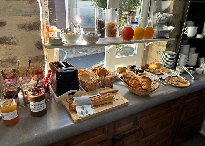 Otel Logis La Demeure Du Perron