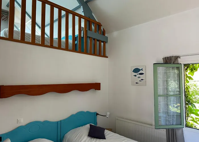 Hotel Logis La Demeure Du Perron 3*