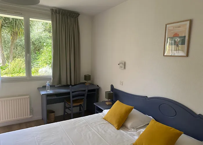 فندق Logis La Demeure Du Perron 3*