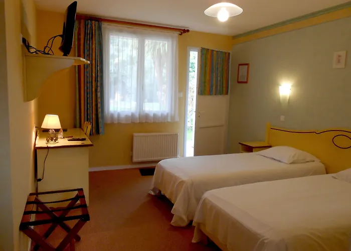 Hotel Logis La Demeure Du Perron 3*