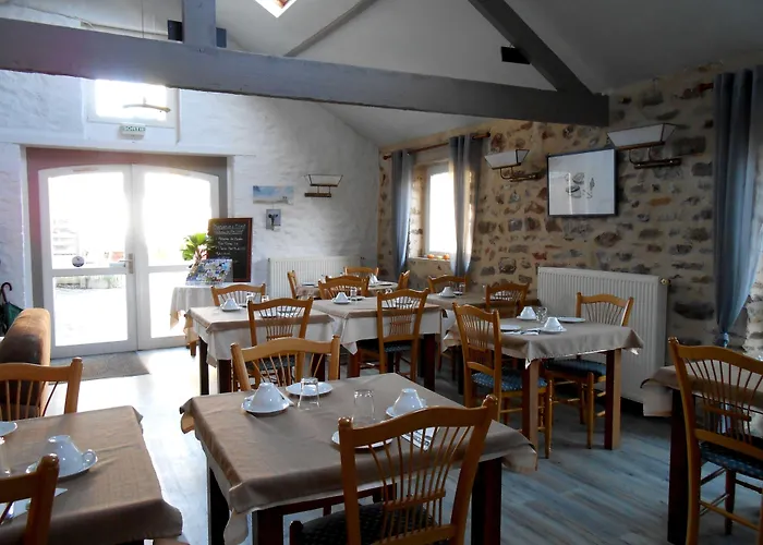 Logis La Demeure Du Perron Hotel Quettehou